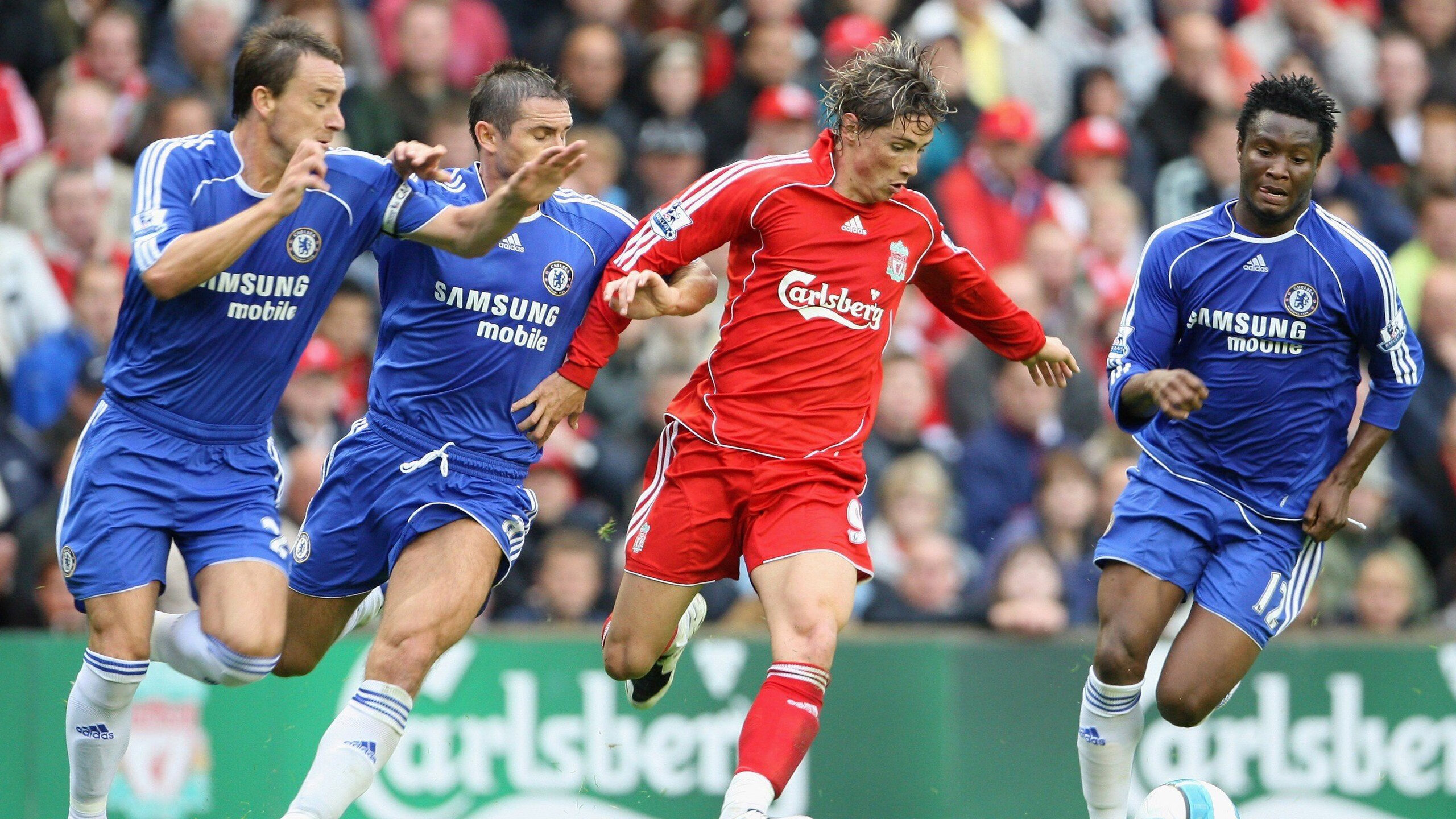 开云体育官网-英超争冠焦点战，萨拉赫粉碎拉齐奥式铁壁，战术革命已悄然降临